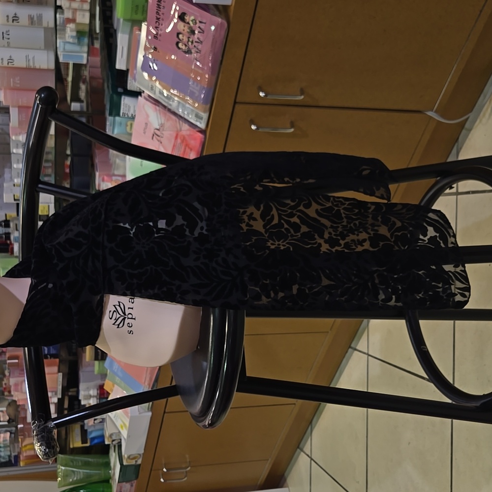 Elegant Floral Black Velvet Scarf